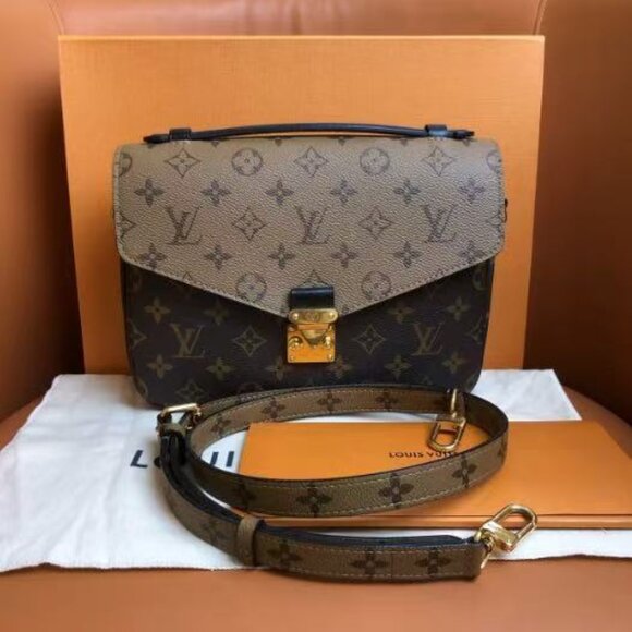 Louis Vuitton Shoulder Bag - Picture 1 of 5